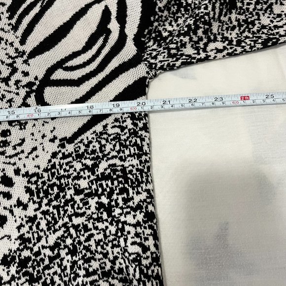 Print Button Up Cardigan - Picture 9 of 11